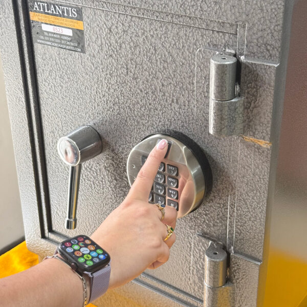 Cofre de Seguridad Semiblindado Biometrico 900 - Imagen 7
